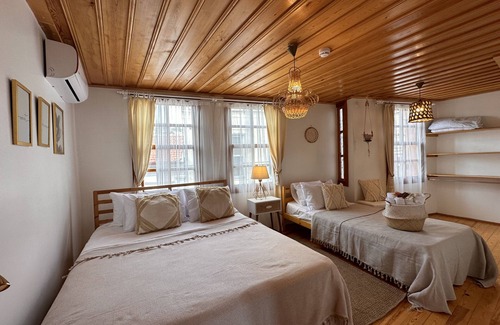 Ayvalik City Center House | Hanole Guest House