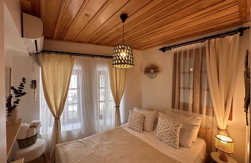 Ayvalik City Center House | Hanole Guest House