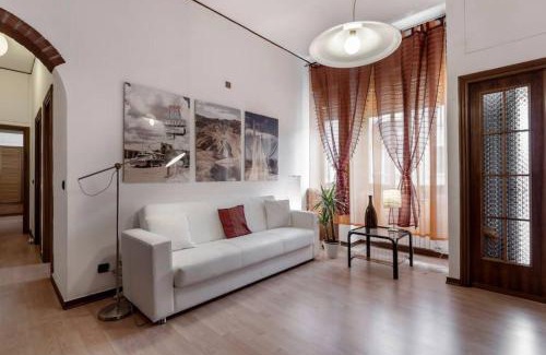 Chinatown Apartment | Happy & Beautiful Flat in Central Milan