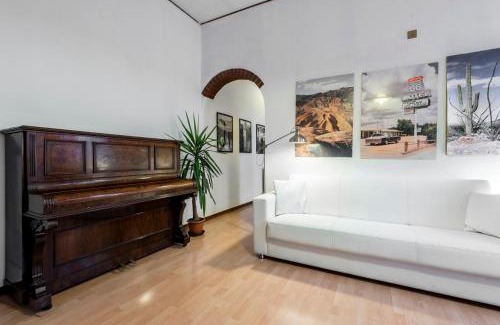 Chinatown Apartment | Happy & Beautiful Flat in Central Milan