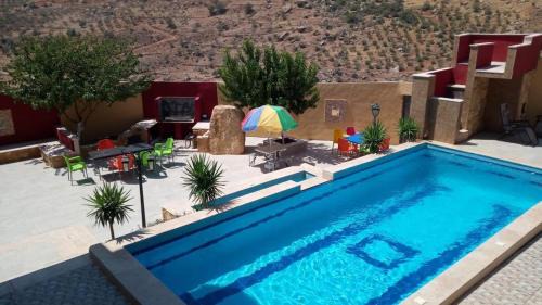 Suwailih Ski Chalet | Happy Feet chalet المزرعة السعيدة