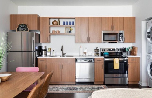 Traverse City Condo | HAPPY Trails 219 2BD Condo Downtown Wineries Beaches