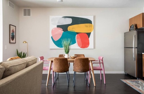 Traverse City Condo | HAPPY Trails 219 2BD Condo Downtown Wineries Beaches