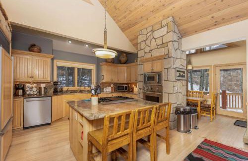 Breckenridge House | Happy Trails Lodge