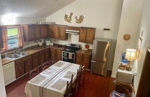 Tallassee House | Happy Valley Mountain Get Away!