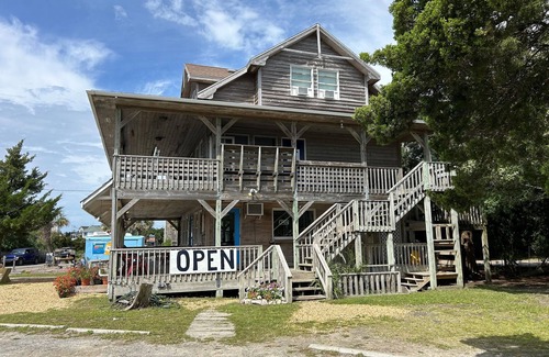 Ocracoke House | Harbor II: Pet friendly, views of both the Lighthouse and Silver Lake.