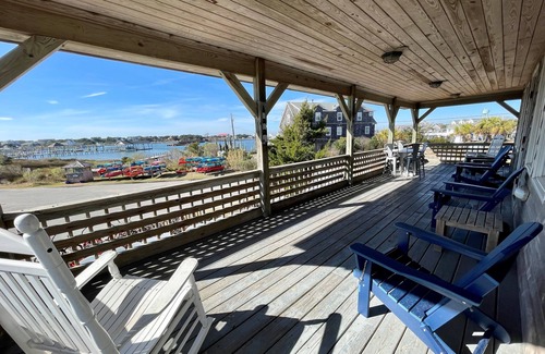 Ocracoke House | Harbor II: Pet friendly, views of both the Lighthouse and Silver Lake.