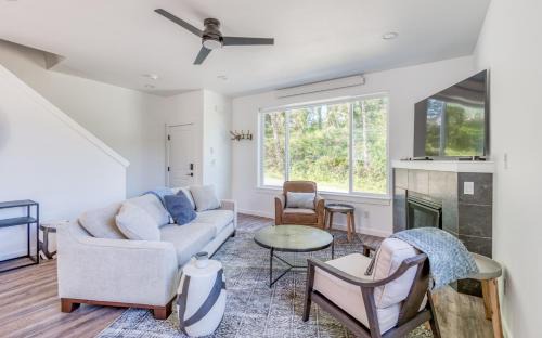 Depoe Bay House | Harbor Lights #1 - New Construction Townhome