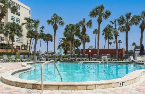 Siesta Key House | Harbor Towers, 4th Floor, Modern with Den