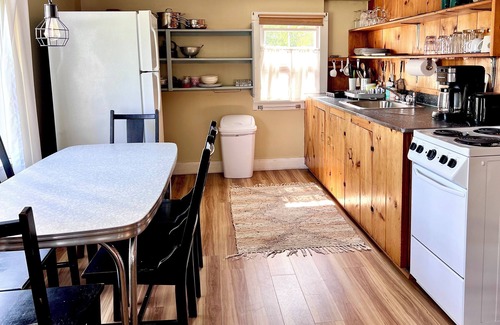 New Harbor Cabin | Harborside cabin with dock overlooking lobster boats