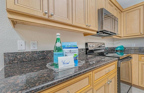 Englewood Apartment | Harborview 2 Bedroom Condo with Heated Pool