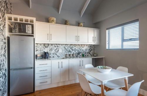 Humewood House | Harbour Cottages, Humewood