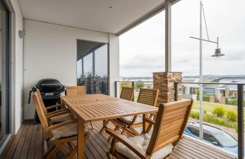 Safety Beach House | Harbour Haven - Generous Group Stay Near Martha Cove