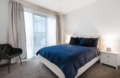 Safety Beach House | Harbour Haven - Generous Group Stay Near Martha Cove