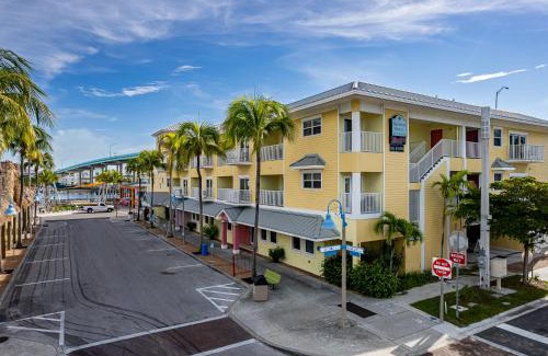Fort Myers Beach Apartment | Harbour House at the Inn 209