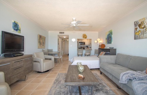 Sand Key Condo | Harbour Light Towers 1105 11th Floor Beachfront Studio at Harbour Light Towers