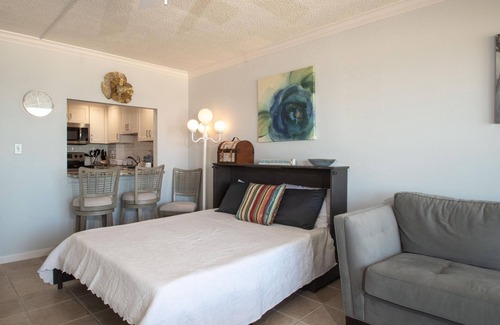 Sand Key Condo | Harbour Light Towers 1105 11th Floor Beachfront Studio at Harbour Light Towers