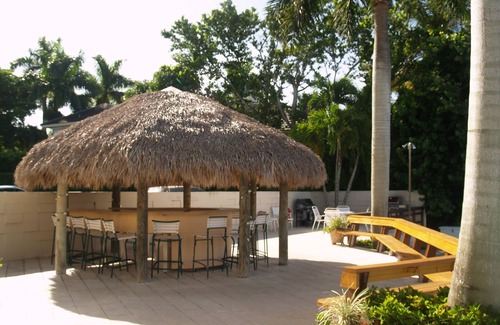 Moorings Condo | Harbour Lights Bayfront Condo. 5 minute walk to the Moorings beaches and shops.