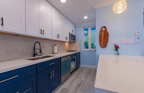 Nassau House | Harbour Mews - Oceanfront Townhouse