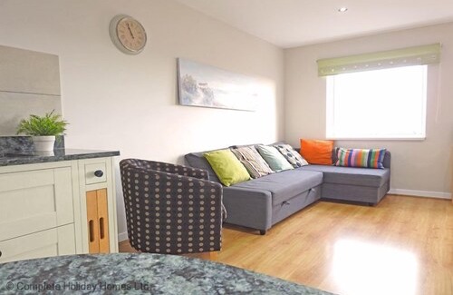 Gosport Apartment | Harbour View 2 - an apartment that sleeps 4 guests in 2 bedrooms