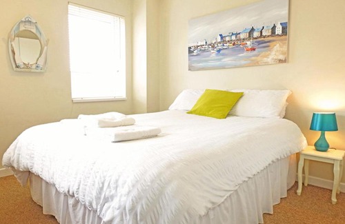 Gosport Apartment | Harbour View 2