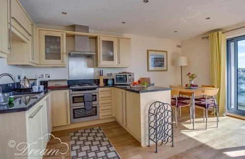 West Bay Cottage | HARBOUR VIEW APARTMENT in West Bay