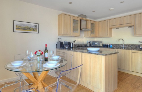 West Bay Cottage | HARBOUR VIEW, family friendly, country holiday cottage in West Bay