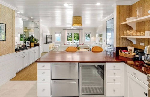 Dunmore Town Cottage | Harbour View 'HIGH TIDE' Cottage – Elevated Bayside Retreat on Shared property