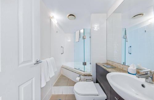 Airlie Beach Apartment | Harbour View King Suite with Spa 1511