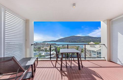 Airlie Beach Apartment | Harbour View King Suite with Spa 1511