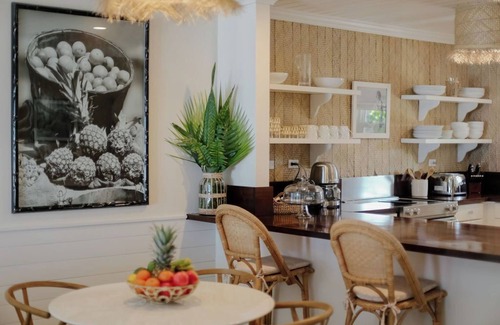 Dunmore Town Cottage | Harbour View 'LOW TIDE' Cottage – Bayside Charm with Spectacular Sunsets