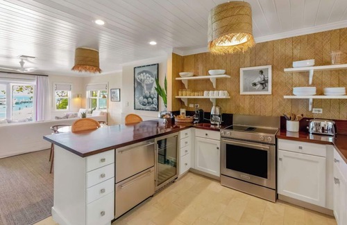 Dunmore Town Cottage | Harbour View 'LOW TIDE' Cottage – Bayside Charm with Spectacular Sunsets