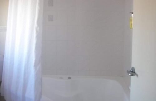 Ahuriri Hotel | Harbour View Motel on Ahuriri Beach in Napier NZ with sea view suites