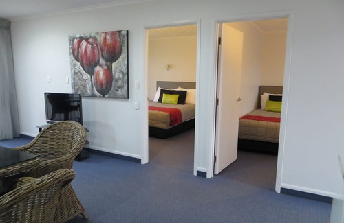 Ahuriri Hotel | Harbour View Motel on Ahuriri Beach in Napier NZ with sea view suites