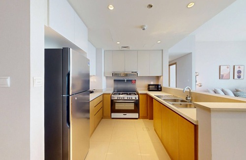 Dubai Apartment | Harbour Views - Chic Three Bed with Creek Views