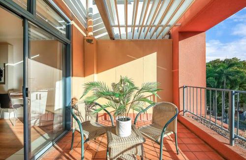 Darwin City Centre Apartment | Harbourfront Resort - King Studio with Balcony & Pool