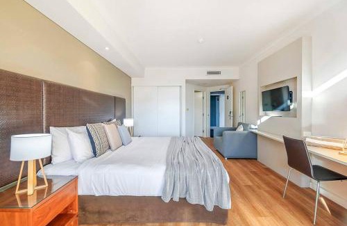Darwin City Centre Apartment | Harbourfront Resort - King Studio with Balcony & Pool