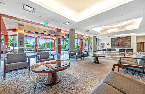 Darwin City Centre Apartment | Harbourfront Resort - King Studio with Balcony & Pool