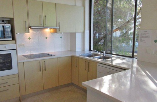 Soldiers Point Apartment | Harbourside, 13/3-7 Soldiers Point Road - fantastic waterfront unit