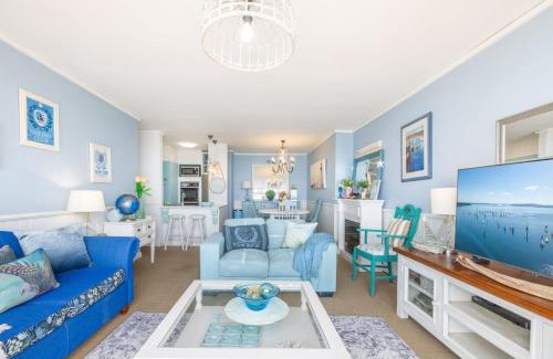 Soldiers Point Apartment | Harbourside 14, 3-7 Soldiers Point Rd - waterfront magic