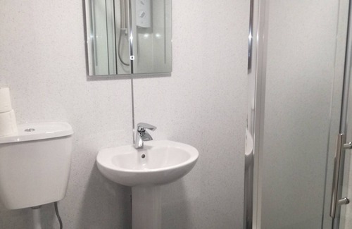 Dartmouth Apartment | Harbourside 2 - Two Bedroom Apartment, Sleeps 5