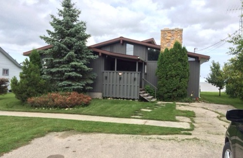 Gimli Cottage | Harbourview House - Gimli, Manitoba, Canada