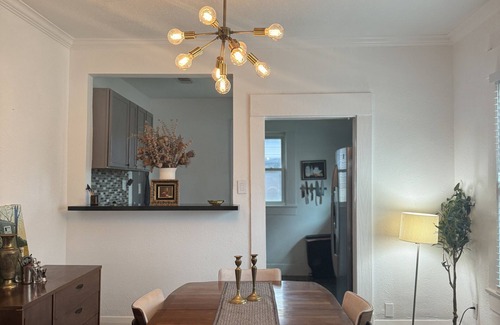 Northside House | Hardy Heaven - Sunny Bungalow Huge Yard, Mins to Downtown, Minute Maid