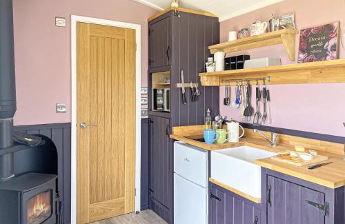 South Molton Cabin | Hares Hideaway Shepherds Hut