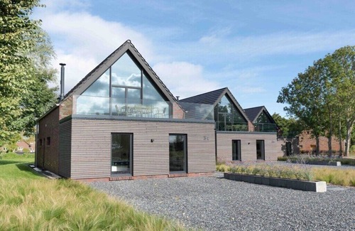 Wittmund House | Harlepadd 3c Modern retreat