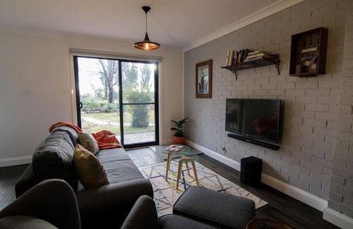Katoomba Apartment | Harmonica - unique modern chic apartment
