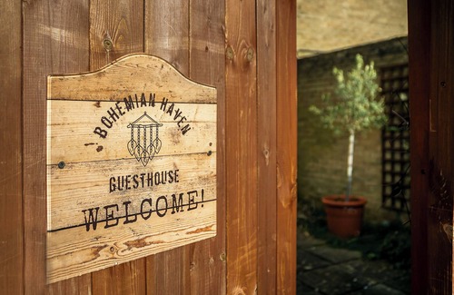 Headington Apartment | Harmony at Bohemian Haven