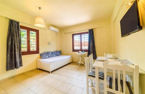 Platania House | Harmony House