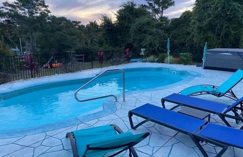 Long Beach Apartment | Harrell’s Haven-Waterfront, Dock, Pool/Hot tubnn