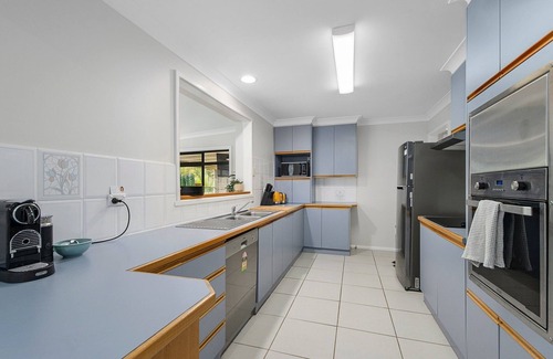 Port Macquarie House | Harrys at Shelly Beach - family home with pool